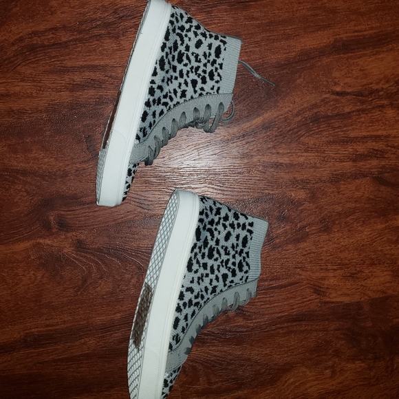 NWT! Animal Print Shoes - Picture 1 of 4